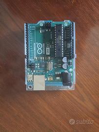 Arduino Uno R3 originale con custodia
