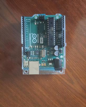 Arduino Uno R3 originale con custodia