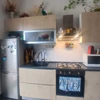 Quarto grazioso appartamento arredato con balcone