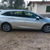 Opel Astra station wagon