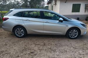 Opel Astra station wagon