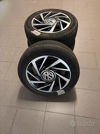 Cerchi Lega e gomme Volkswagen Up!