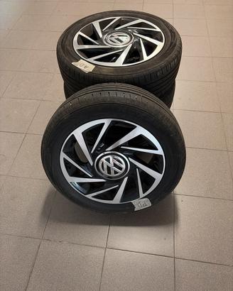 Cerchi Lega e gomme Volkswagen Up!