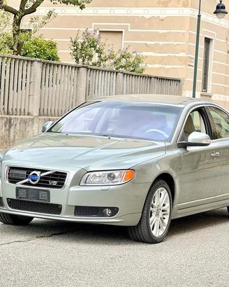 Volvo S80 4.4 V8 aut. AWD Summum