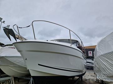 Jeanneau merry fisher 795 s2 mercury v6 200 hp