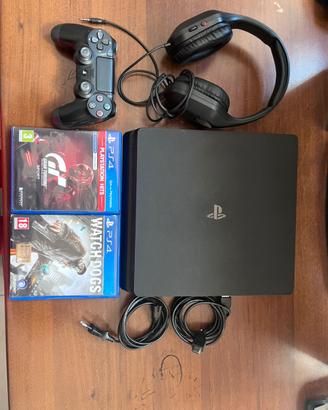 ps4 slim + controller + cuffie + 2 giochi