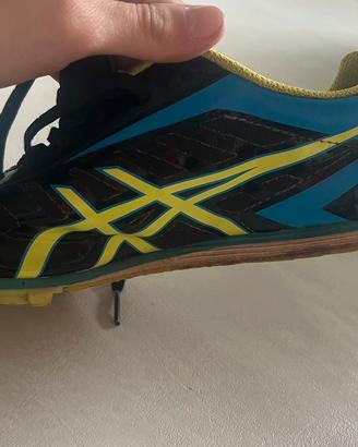 Scarpe chiodate atletica mezzofondo