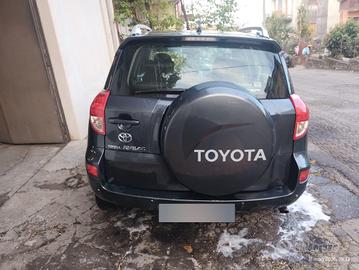 Toyota RAV4 2.2 D-4D (2007)