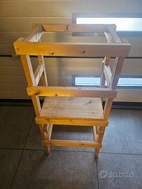 sgabello montessoriano bambina