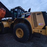 Pala gommata Caterpillar 966K