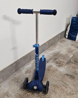 Monopattino, bici senza pedali e bicicletta