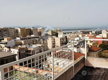 Centro storico con grande terrazza e garage