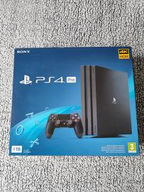 PS4  Pro 1Tb con 2 Joypad originali e scatola