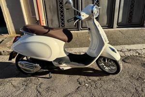 VESPA 50 PRIMAVERA 4T 3V SPECIAL EDITION