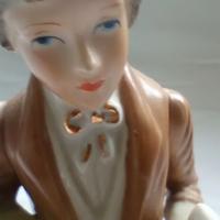 tuina in porcellana – Studioso con libro – altezza