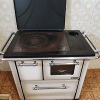 stufa con cucina a legna 