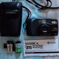 Macchina fotografica vintage Yashica anni 90