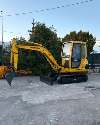 E256 - ESCAVATORE KOMATSU PC30 R8