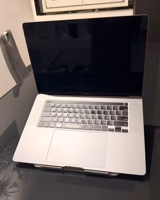 MacBook Pro 16” Intel Core i9 8 core, 32GB RAM 1TB