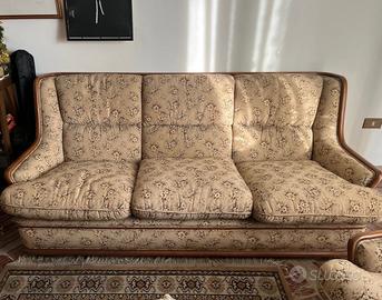 Soggiorno completo divano+2 poltrone+1 tavolino