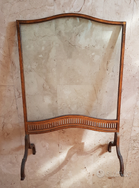 Antico parafuoco in legno e vetro