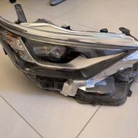 Fanale sinistro Toyota Auris