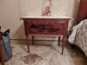 Comodini applique e lampadario