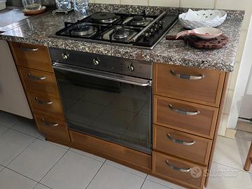 Mobile cucina con 3 fuochi/1 elettrico + forno