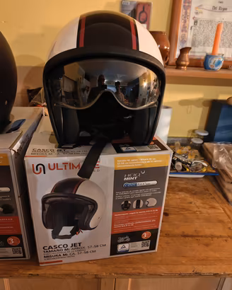 coppia di caschi  per moto e scooter 