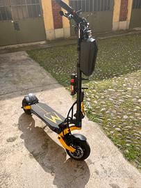 Monopattino Kaabo mantis king gt