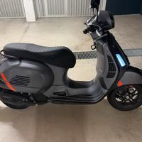 Vespa Gts super sport