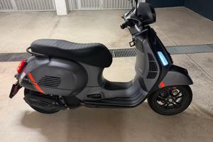 Vespa Gts super sport