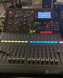 Mixer Midas M32r + flight case