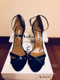 Sandalo nero Astoria