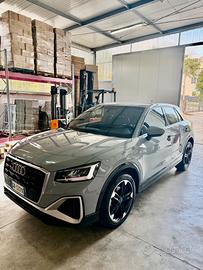 Audi Q2 35 Tfsi Sline interno ed esterno