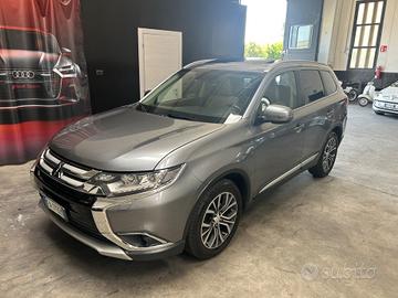 Mitsubishi Outlander 2.2 DI-D 150cv4WD 7posti euro