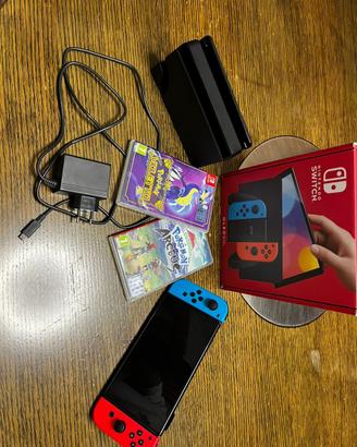 Nintendo Switch Oled + 2 Giochi
