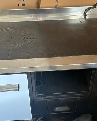 Stufa a legna con forno