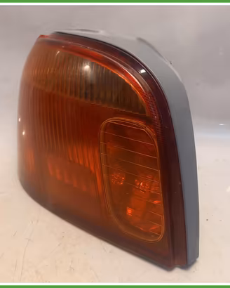 Fanale Fanalino Sinistro SX Koito Toyota Yaris