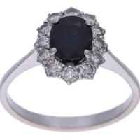 Anello con zaffiro e diamanti