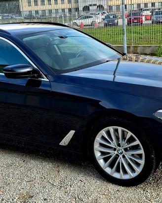 BMW 530d Touring xDrive da 249 CV