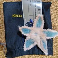 FENDI spilla in pelle