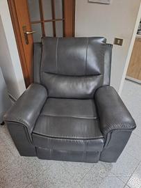 Poltrona similpelle a dondolo ribaltabile