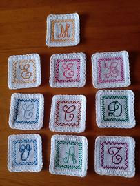 Set 10 sottobicchieri punto croce con iniziali 