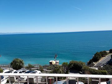 Delizioso appartamento vista mare