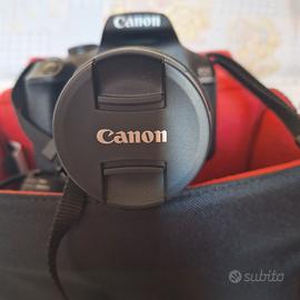 macchina fotografica canon Eos2000D