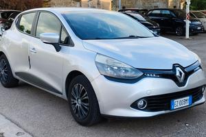 Renault Clio 1.2 75CV 5 porte Costume National