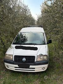 FIAT furgone Scudo con cassone e portapacchi