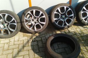 Cerchi in lega leggera usati per Alfa Mito