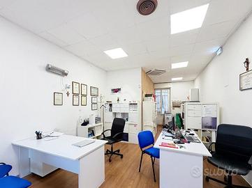 NEGOZIO A ROSIGNANO MARITTIMO